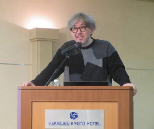 菅野薫氏